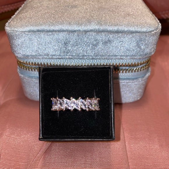 925 STERLING SILVER TEARDROP CUBIC ZIRCONIUM RING - Picture 1 of 4